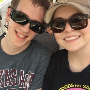 Meet your Posher, Danielle